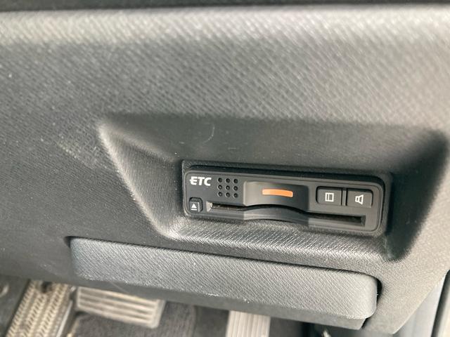 ステップワゴンスパーダ Ｓ　純正ナビＴＶ　ＥＴＣ　ＤＶＤ再生　キーレスキー　左側パワースライド　１００Ｖ電源　純正アルミホイール　パドルシフト　ＨＩＤヘッドライト　３ｒｄシート収納可（19枚目）