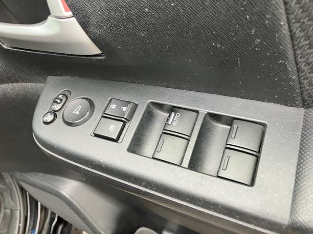 ステップワゴンスパーダ Ｚ　クールスピリット　社外ナビ　Ｂｌｕｅｔｏｏｔｈ　ＥＴＣ　フリップダウンモニター　ＤＶＤ再生　７人乗り　ハーフレザーシート　ＨＩＤヘッドライト　スマートキー　３ｒｄシート収納可（16枚目）