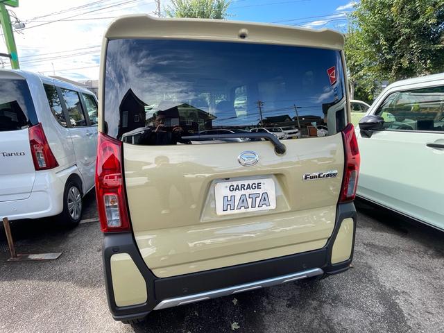 タント ファンクロス　届出済未使用車　ブレーキサポート　アイドリングストップ　両側電動スライドドア　ＬＥＤヘッドライト　シートヒーター　スマートキー　プッシュスタート　オートライト（9枚目）