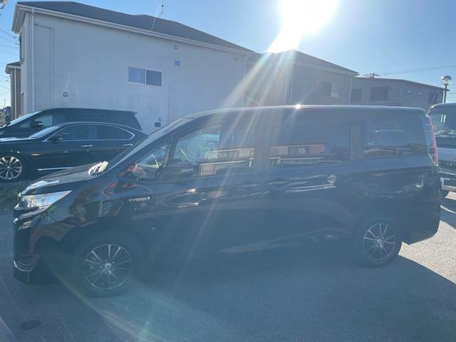 ノア ハイブリッドX 純正ナビTV Bluetooth バックカメラ ETC 両側パワースライドドア フリップダウンモニター ドライブレコーダー スマートキー プッシュスタート USB LEDヘッドライト 社外アルミ(4枚目)