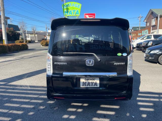 ステップワゴンスパーダ Ｚ　ナビＴＶ　ＤＶＤ再生　ＥＴＣ　両側パワースライドドア　ＨＩＤヘッドライト　純正アルミホイール　３ｒｄシート収納可（10枚目）