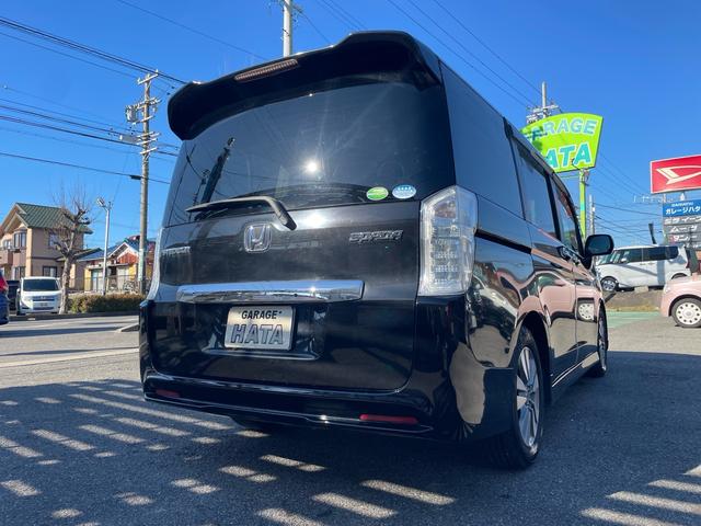 ステップワゴンスパーダ Ｚ　ナビＴＶ　ＤＶＤ再生　ＥＴＣ　両側パワースライドドア　ＨＩＤヘッドライト　純正アルミホイール　３ｒｄシート収納可（12枚目）