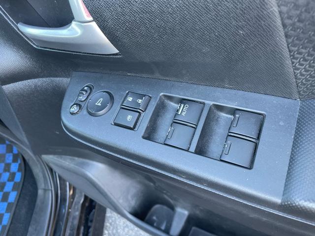 ステップワゴンスパーダ Ｚ　ナビＴＶ　ＤＶＤ再生　ＥＴＣ　両側パワースライドドア　ＨＩＤヘッドライト　純正アルミホイール　３ｒｄシート収納可（17枚目）