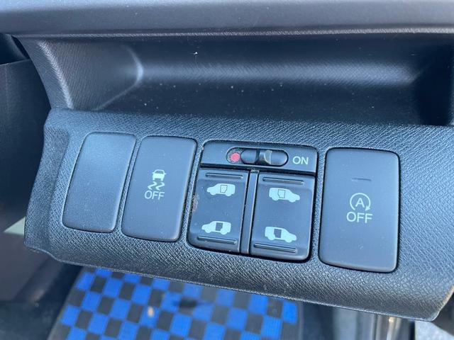 ステップワゴンスパーダ Ｚ　ナビＴＶ　ＤＶＤ再生　ＥＴＣ　両側パワースライドドア　ＨＩＤヘッドライト　純正アルミホイール　３ｒｄシート収納可（18枚目）