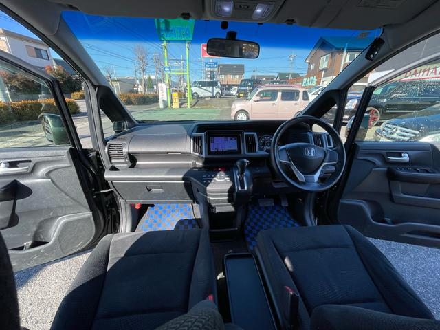 ステップワゴンスパーダ Ｚ　ナビＴＶ　ＤＶＤ再生　ＥＴＣ　両側パワースライドドア　ＨＩＤヘッドライト　純正アルミホイール　３ｒｄシート収納可（35枚目）