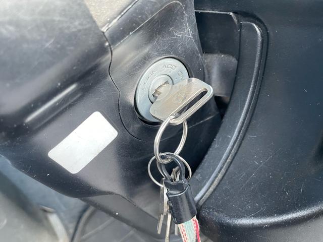 エルフトラック 　４段クレーン／ワイド超ロング／あおり分割開閉／６速ミッション／パワーウインドウ／集中ロック／ＥＴＣ（10枚目）