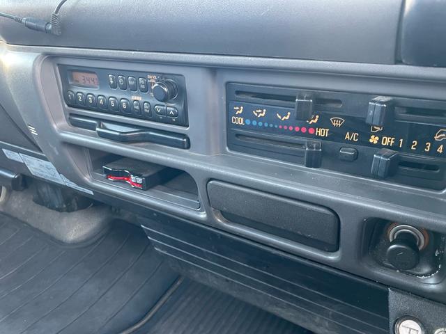 エルフトラック 　４段クレーン／ワイド超ロング／あおり分割開閉／６速ミッション／パワーウインドウ／集中ロック／ＥＴＣ（14枚目）