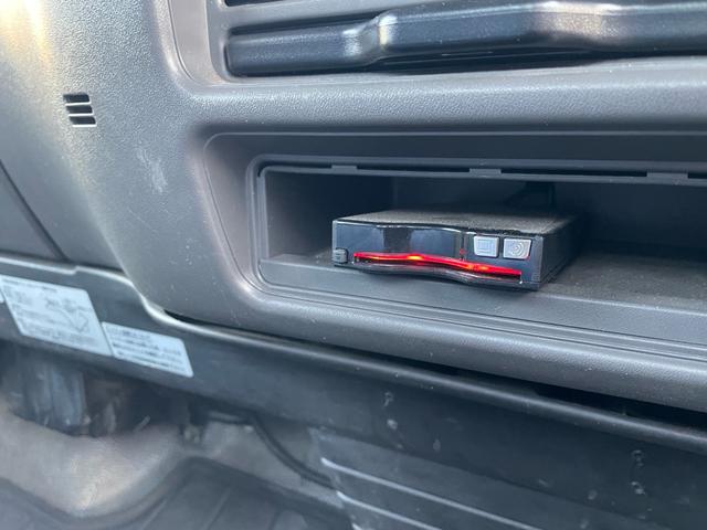 エルフトラック 　４段クレーン／ワイド超ロング／あおり分割開閉／６速ミッション／パワーウインドウ／集中ロック／ＥＴＣ（17枚目）