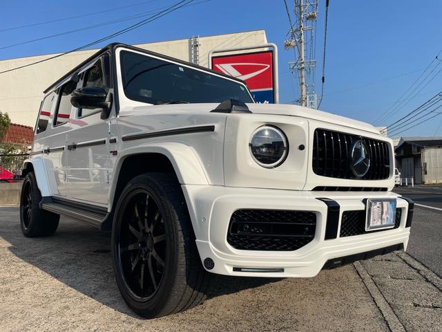 Gクラス G350d AMGライン ラグジュアリーパッケージ アダプティブダンピングサス ブラバススポイラー 22インチAW 各所ブラックアウトパーツ トランクラゲッジボード デジタルミラー 前後ドラレコ ブルスターサウンド ツートン(4枚目)