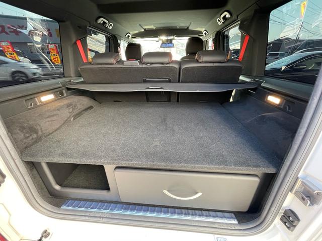 Gクラス G350d AMGライン ラグジュアリーパッケージ アダプティブダンピングサス ブラバススポイラー 22インチAW 各所ブラックアウトパーツ トランクラゲッジボード デジタルミラー 前後ドラレコ ブルスターサウンド ツートン(17枚目)