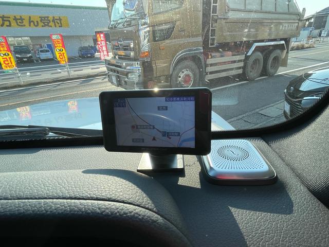 Gクラス G350d AMGライン ラグジュアリーパッケージ アダプティブダンピングサス ブラバススポイラー 22インチAW 各所ブラックアウトパーツ トランクラゲッジボード デジタルミラー 前後ドラレコ ブルスターサウンド ツートン(32枚目)