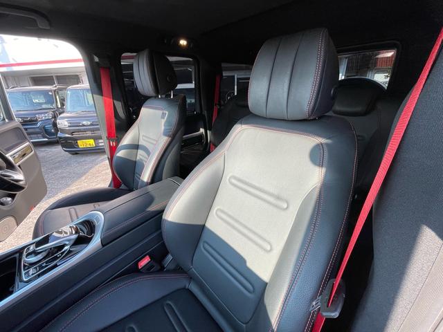 Gクラス G350d AMGライン ラグジュアリーパッケージ アダプティブダンピングサス ブラバススポイラー 22インチAW 各所ブラックアウトパーツ トランクラゲッジボード デジタルミラー 前後ドラレコ ブルスターサウンド ツートン(43枚目)