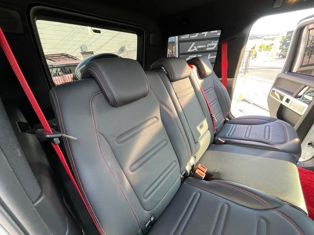 Gクラス G350d AMGライン ラグジュアリーパッケージ アダプティブダンピングサス ブラバススポイラー 22インチAW 各所ブラックアウトパーツ トランクラゲッジボード デジタルミラー 前後ドラレコ ブルスターサウンド ツートン(55枚目)
