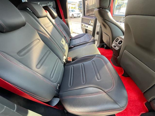 Gクラス G350d AMGライン ラグジュアリーパッケージ アダプティブダンピングサス ブラバススポイラー 22インチAW 各所ブラックアウトパーツ トランクラゲッジボード デジタルミラー 前後ドラレコ ブルスターサウンド ツートン(56枚目)