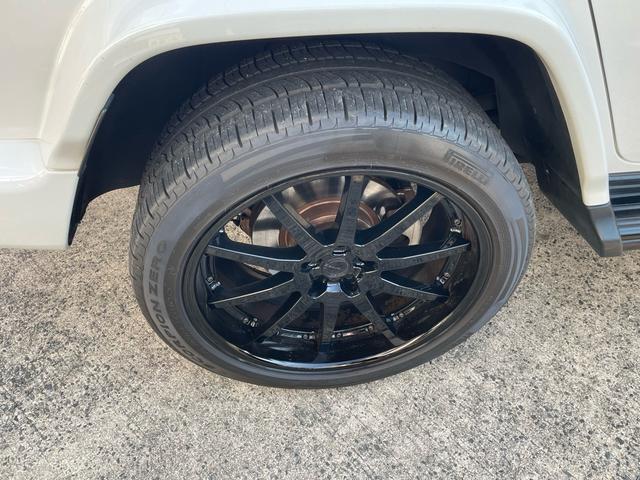 Gクラス G350d AMGライン ラグジュアリーパッケージ アダプティブダンピングサス ブラバススポイラー 22インチAW 各所ブラックアウトパーツ トランクラゲッジボード デジタルミラー 前後ドラレコ ブルスターサウンド ツートン(62枚目)