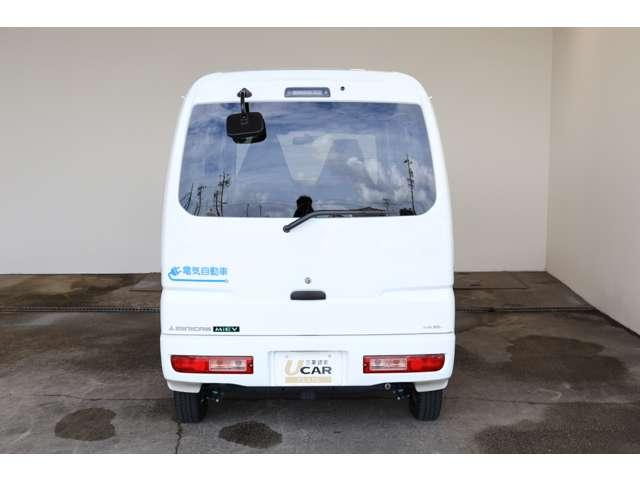 ミニキャブ・ミーブ ＣＤ　１６．０ｋｗｈ　４シーター　ラジオ　パワーウィンドウ　寒冷地仕様車　Ｗエアバック　運転席エアバッグ　前席シートヒーター　ＡＢＳ　エアコン　パワステ　ＥＳＣ（17枚目）