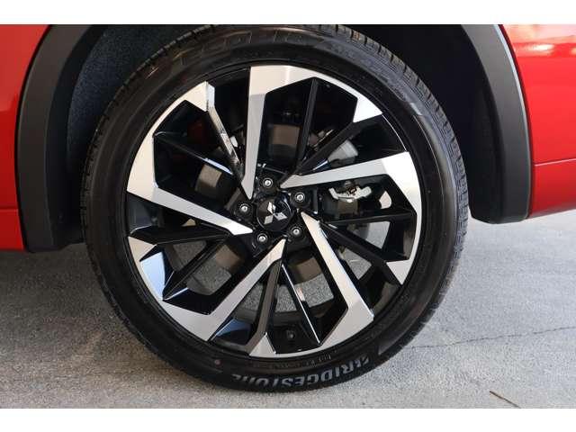 アウトランダーPHEV P メモリーナビ・フルセグTV・全周囲カメラ エマブレ LEDヘッド クルコン パワーシート 3列シート メモリーナビ Bカメ アルミ ヒーター フルセグTV スマートキー 4WD イモビライザー 記録簿(13枚目)