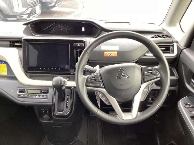 デリカＤ：２ ハイブリッドＭＺ　全方位カメラ付ナビパッケージ　メモリーナビ・フルセグＴＶ・全周囲カメラ　クルコン　全周囲モニター　ＬＥＤライト　フルセグ　衝突軽減　両側パワースライドドア　アルミホイール　コーナーセンサー　フルフラット　横滑り防止装置　禁煙車（3枚目）