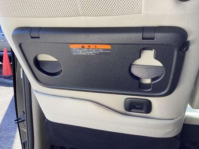 ｅＫスペース Ｇ　メモリーナビ・地デジＴＶ・バックカメラ　フルオートエアコン　サイドカーテンエアバック　コーナーセンサー　禁煙車　フルセグＴＶ　シートヒーター　インテリキー　１オナ　アイドリングストップ　盗難防止装置（12枚目）