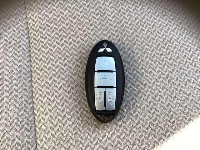 ｅＫスペース Ｇ　メモリーナビ・地デジＴＶ・バックカメラ　フルオートエアコン　サイドカーテンエアバック　コーナーセンサー　禁煙車　フルセグＴＶ　シートヒーター　インテリキー　１オナ　アイドリングストップ　盗難防止装置（18枚目）