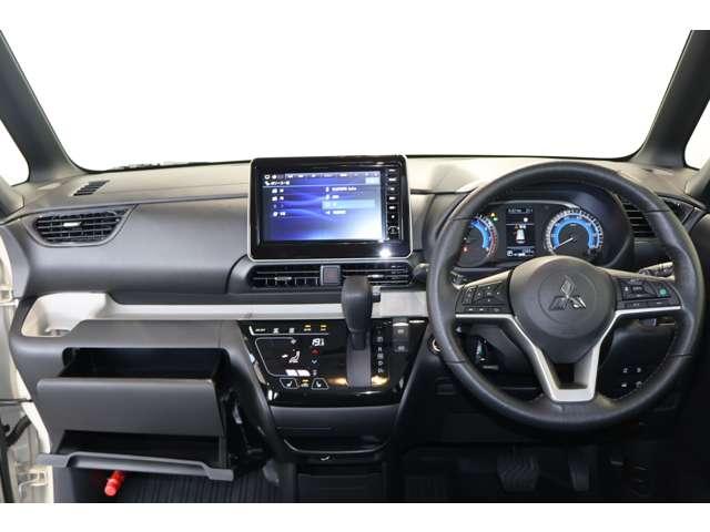 デリカミニ Ｔ　プレミアム　９型ナビ・フルセグＴＶ・全周囲カメラ　フルセグＴＶ　ＬＥＤランプ　クルコン　キーレスエントリー　ＡＢＳ　禁煙　エアバッグ　パワステ　ベンチシート　オートエアコン　ターボ車　フロントカメラ　バックカメラ（3枚目）