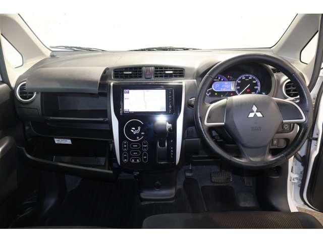 ｅＫカスタム Ｇ　メモリーナビ・フルセグＴＶ・バックカメラ　オ－トエアコン　スマ－トキ－　ナビ・ＴＶ　Ｂカメラ　キーレスキー　メモリーナビ　ベンチ　地デジＴＶ　アイドルストップ　ＤＶＤ　ＰＷ　ＡＢＳ　記録簿　パワステ（3枚目）