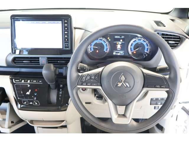 運転者にとっては日々使用することとなる運転席です。運転席が快適だと運転に集中することができますね。