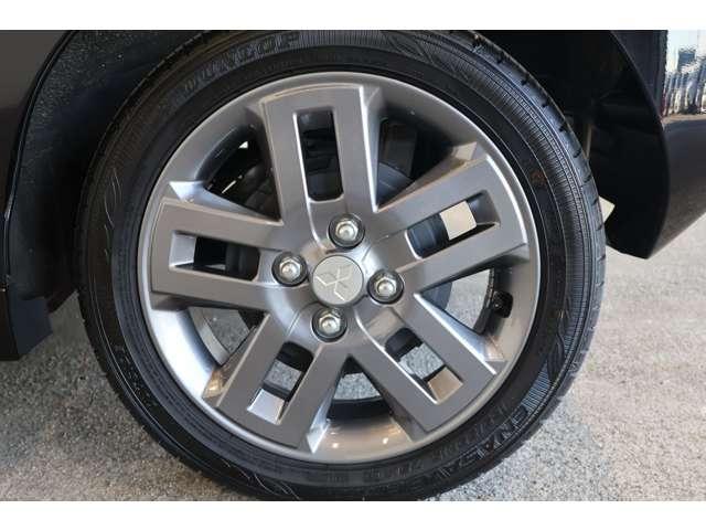 デリカミニ Ｔ　プレミアム　ディスプレイオーディオ・全周囲カメラ　ＥＴＣ車載器　ＬＥＤランプ　クルコン　キーレスエントリー　ＡＢＳ　エアバッグ　パワステ　ベンチシート　オートエアコン　ターボ車　フロントカメラ　バックカメラ（13枚目）