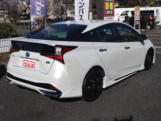 プリウス Ｓツーリングセレクション・ブラックエディション　モデリスタエアロ／９型ＳＤナビ／フルセグ／バックカメラ／Ｂｌｕｅｔｏｏｔｈ／ＣＤ・ＤＶＤ／黒革／前後ドラレコ／ＥＴＣ／シートヒーター／禁煙車／ソナー／デイライト／ＬＥＤライト／専用１７インチホイール（11枚目）