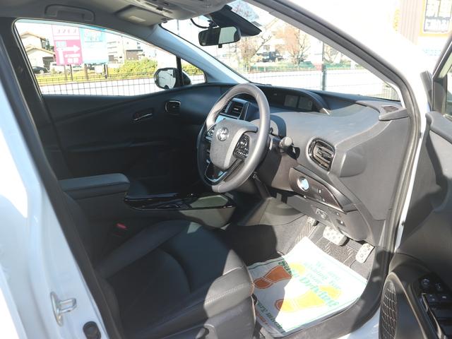 プリウス Ｓツーリングセレクション・ブラックエディション　モデリスタエアロ／９型ＳＤナビ／フルセグ／バックカメラ／Ｂｌｕｅｔｏｏｔｈ／ＣＤ・ＤＶＤ／黒革／前後ドラレコ／ＥＴＣ／シートヒーター／禁煙車／ソナー／デイライト／ＬＥＤライト／専用１７インチホイール（13枚目）