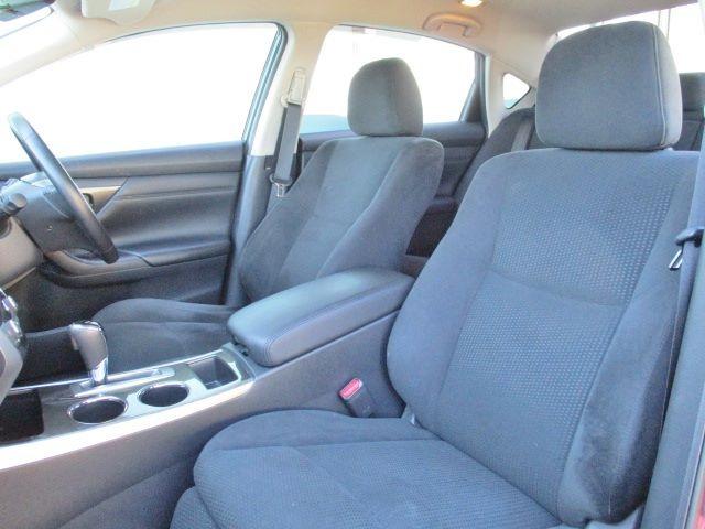 ティアナ ＸＬ　ナビＡＶＭパッケージ　衝突被害軽減ブレーキ　純正ナビ　Ｂｌｕｅｔｏｏｔｈ　ＨＩＤヘッド　スマートキー　アラウンドビューモニター　パワーシート　助手席パワーオットマン　クルコン　横滑り防止装置　オートＡＣ　純正１６アルミ（16枚目）