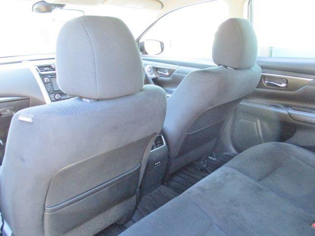 ティアナ ＸＬ　ナビＡＶＭパッケージ　衝突被害軽減ブレーキ　純正ナビ　Ｂｌｕｅｔｏｏｔｈ　ＨＩＤヘッド　スマートキー　アラウンドビューモニター　パワーシート　助手席パワーオットマン　クルコン　横滑り防止装置　オートＡＣ　純正１６アルミ（18枚目）