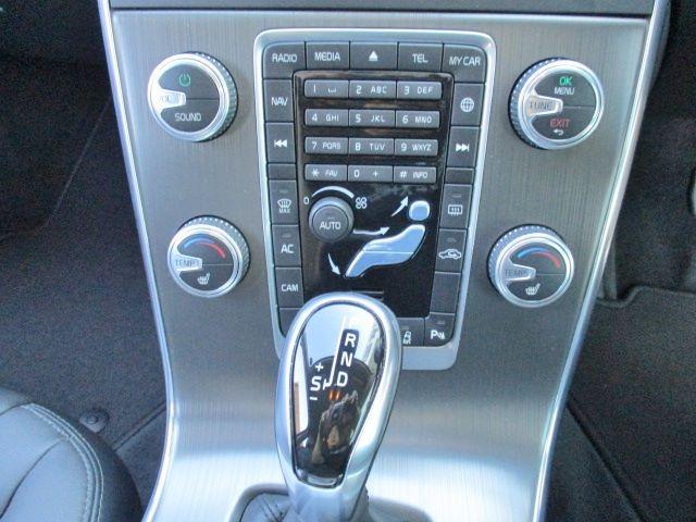 V60 T4 SE 衝突被害軽減ブレーキ 純正HDDナビ バックカメラ Bluetooth HIDヘッド スマートキー 本革パワーシート レーダークルーズ 横滑り防止装置 オートAC 純正17アルミ 正規ディーラー車(11枚目)