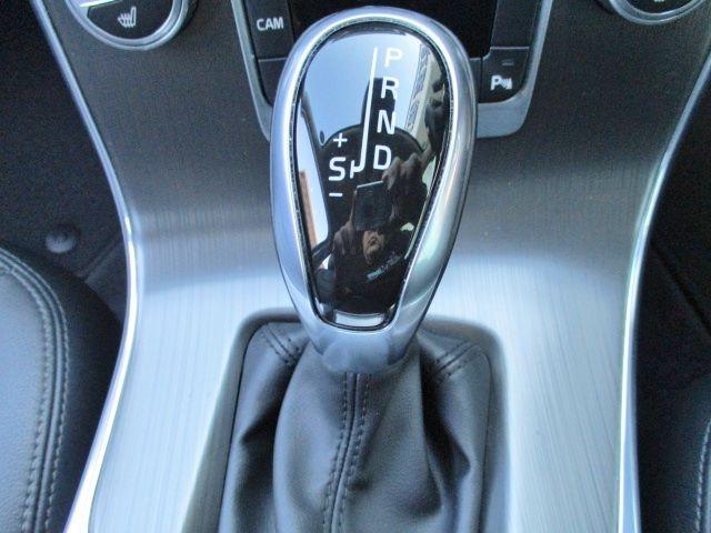 V60 T4 SE 衝突被害軽減ブレーキ 純正HDDナビ バックカメラ Bluetooth HIDヘッド スマートキー 本革パワーシート レーダークルーズ 横滑り防止装置 オートAC 純正17アルミ 正規ディーラー車(12枚目)