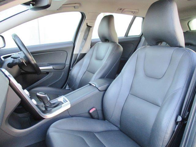 V60 T4 SE 衝突被害軽減ブレーキ 純正HDDナビ バックカメラ Bluetooth HIDヘッド スマートキー 本革パワーシート レーダークルーズ 横滑り防止装置 オートAC 純正17アルミ 正規ディーラー車(14枚目)