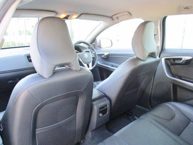 V60 T4 SE 衝突被害軽減ブレーキ 純正HDDナビ バックカメラ Bluetooth HIDヘッド スマートキー 本革パワーシート レーダークルーズ 横滑り防止装置 オートAC 純正17アルミ 正規ディーラー車(16枚目)