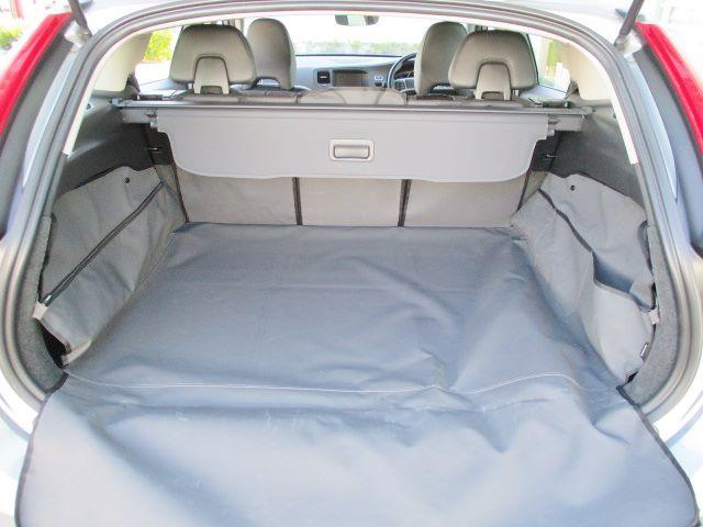 V60 T4 SE 衝突被害軽減ブレーキ 純正HDDナビ バックカメラ Bluetooth HIDヘッド スマートキー 本革パワーシート レーダークルーズ 横滑り防止装置 オートAC 純正17アルミ 正規ディーラー車(20枚目)