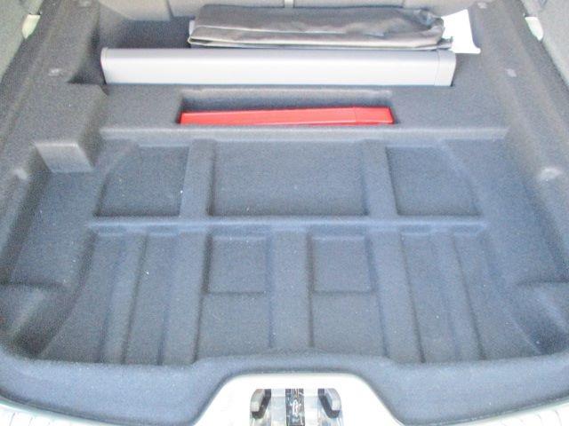 V60 T4 SE 衝突被害軽減ブレーキ 純正HDDナビ バックカメラ Bluetooth HIDヘッド スマートキー 本革パワーシート レーダークルーズ 横滑り防止装置 オートAC 純正17アルミ 正規ディーラー車(22枚目)