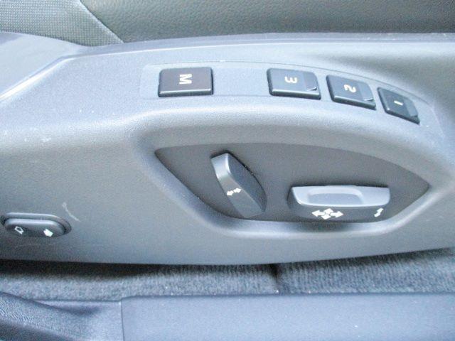 V60 T4 SE 衝突被害軽減ブレーキ 純正HDDナビ バックカメラ Bluetooth HIDヘッド スマートキー 本革パワーシート レーダークルーズ 横滑り防止装置 オートAC 純正17アルミ 正規ディーラー車(38枚目)