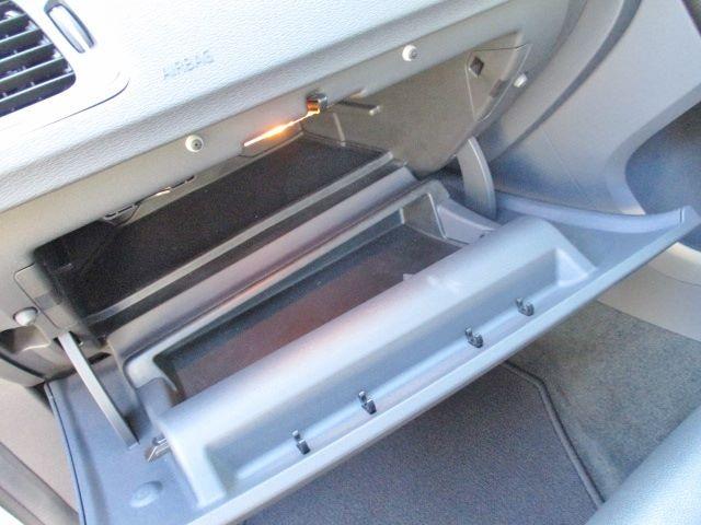 V60 T4 SE 衝突被害軽減ブレーキ 純正HDDナビ バックカメラ Bluetooth HIDヘッド スマートキー 本革パワーシート レーダークルーズ 横滑り防止装置 オートAC 純正17アルミ 正規ディーラー車(41枚目)