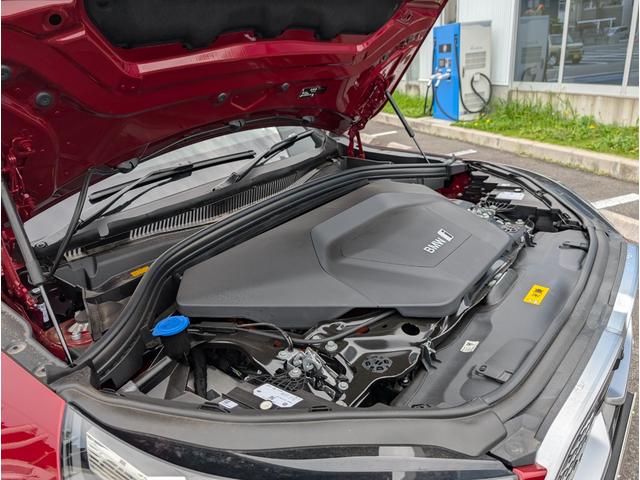 ｉＸ２ ｘＤｒｉｖｅ　３０　Ｍスポーツ　パノラマサンルーフ　２０ＡＷ　禁煙　デモカー　ステアリングヒーター　カーブドディスプレイナビゲーション　シートヒーター　全周囲カメラ（8枚目）