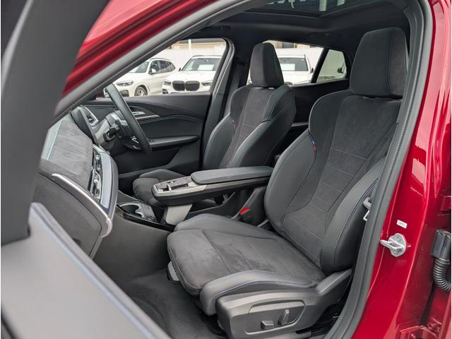 ｉＸ２ ｘＤｒｉｖｅ　３０　Ｍスポーツ　パノラマサンルーフ　２０ＡＷ　禁煙　デモカー　ステアリングヒーター　カーブドディスプレイナビゲーション　シートヒーター　全周囲カメラ（31枚目）