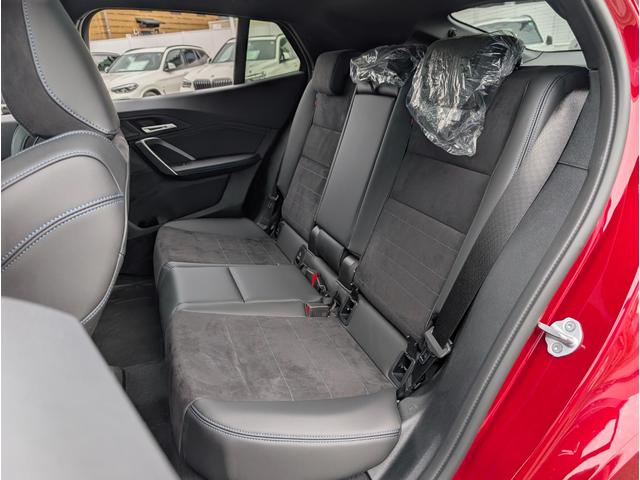 ｉＸ２ ｘＤｒｉｖｅ　３０　Ｍスポーツ　パノラマサンルーフ　２０ＡＷ　禁煙　デモカー　ステアリングヒーター　カーブドディスプレイナビゲーション　シートヒーター　全周囲カメラ（35枚目）