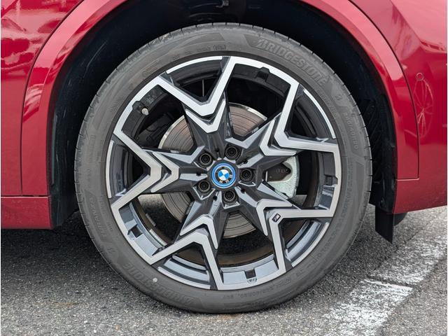 ｉＸ２ ｘＤｒｉｖｅ　３０　Ｍスポーツ　パノラマサンルーフ　２０ＡＷ　禁煙　デモカー　ステアリングヒーター　カーブドディスプレイナビゲーション　シートヒーター　全周囲カメラ（46枚目）