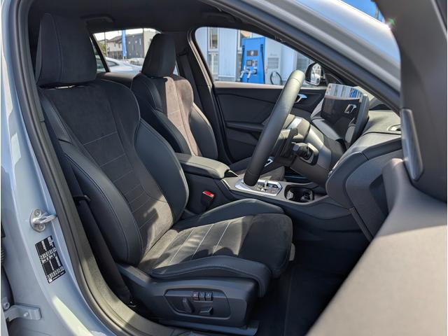 １シリーズ １２０ｄ　テクノロジーパッケージ１８ＡＷ禁煙デモカー　　アダプティブＭサスペンション　シートヒーター　電動リヤゲート　ＵＶカットガラス　ハーマンカードンスピーカー　ＬＥＤヘッドライト（31枚目）