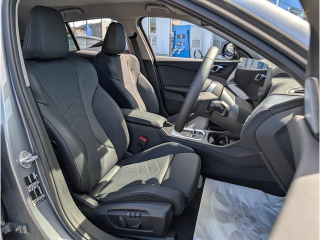 １シリーズ １２０ｄ　ハイラインパッケージ　ハイラインパッケージ　テクノロジーパッケージ　１７ＡＷ　禁煙　デモカー　　カーブドディスプレイナビゲーション　シートヒーター　アップルカープレイ対応　アクティブクルーズコントロール（32枚目）