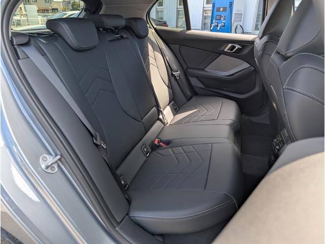 １シリーズ １２０ｄ　ハイラインパッケージ　ハイラインパッケージ　テクノロジーパッケージ　１７ＡＷ　禁煙　デモカー　　カーブドディスプレイナビゲーション　シートヒーター　アップルカープレイ対応　アクティブクルーズコントロール（34枚目）