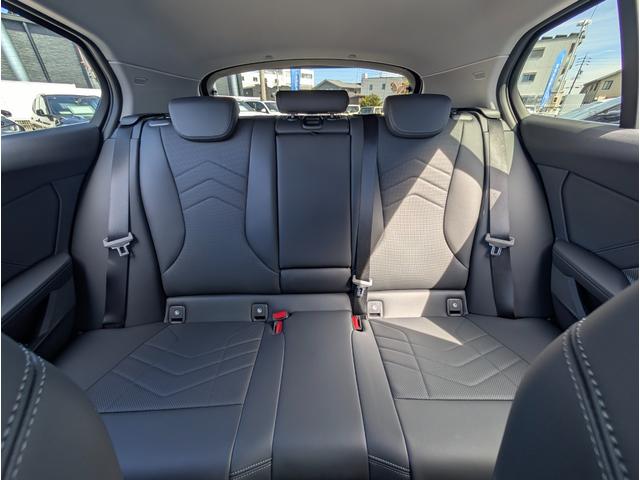 １シリーズ １２０ｄ　ハイラインパッケージ　ハイラインパッケージ　テクノロジーパッケージ　１７ＡＷ　禁煙　デモカー　　カーブドディスプレイナビゲーション　シートヒーター　アップルカープレイ対応　アクティブクルーズコントロール（35枚目）