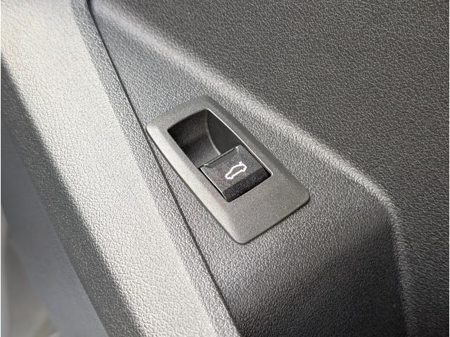 １シリーズ １２０ｄ　ハイラインパッケージ　ハイラインパッケージ　テクノロジーパッケージ　１７ＡＷ　禁煙　デモカー　　カーブドディスプレイナビゲーション　シートヒーター　アップルカープレイ対応　アクティブクルーズコントロール（46枚目）