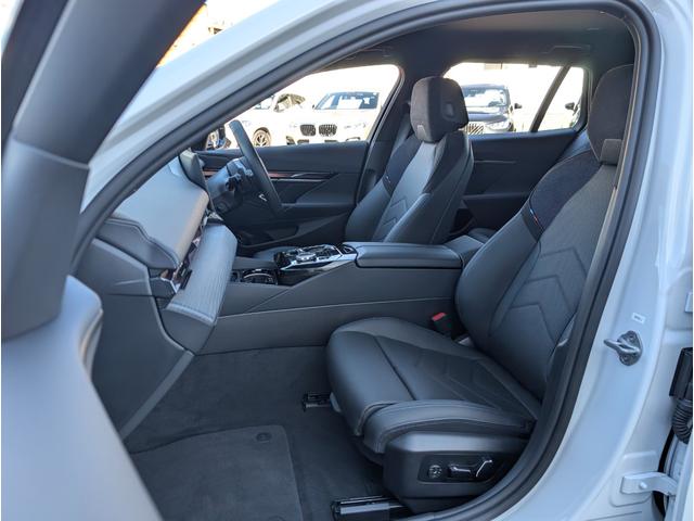 5シリーズ 523d xDriveツーリング Mスポーツ ドライビングパッケージ 20AW 禁煙 デモカー カーブドディスプレイナビゲーション シートヒーター 全周囲カメラ アクティブクルーズコントロール(34枚目)